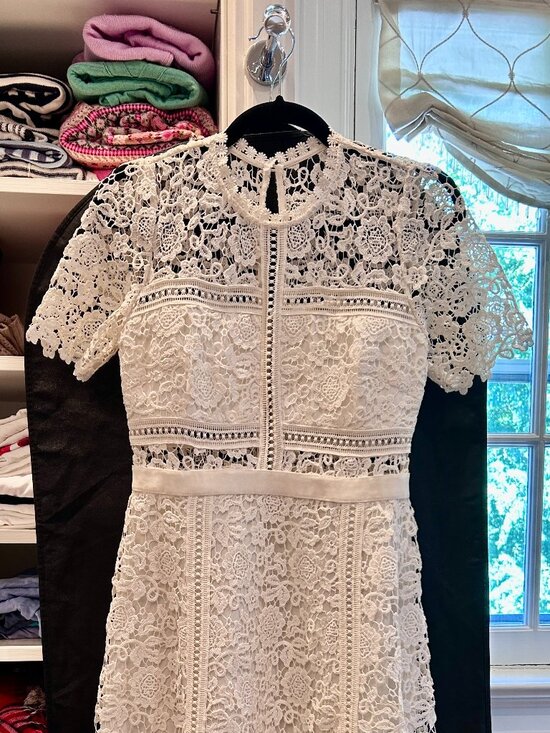 Self-Portrait Dresses & Skirts - (NWT) Self Portrait Ivory Floral Guipure Midi Dress | US 6